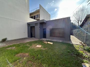 Casa · 241m² · 3 Ambientes · 5 Cocheras · Casa en Venta con Local Comercial Al Frente en Tortuguitas