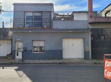 Casa de 3 ambientes, Morón · Casa en PH Al Frente de 3 Ambientes con Cochera Cubierta.