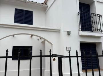 Casa · 74m² · 2 Dormitorios · Casa Duplex en Alquiler Villa Allende Centro m Goycoechea