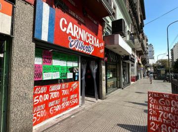 Local comercial · 180m² · Venta Local Comercial con Renta en Balvanera Salida de Subte