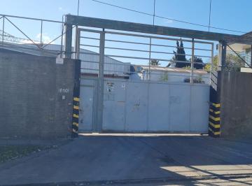 Local comercial · 900m² · 4 Ambientes · Galpon con Oficinas 141 y 44