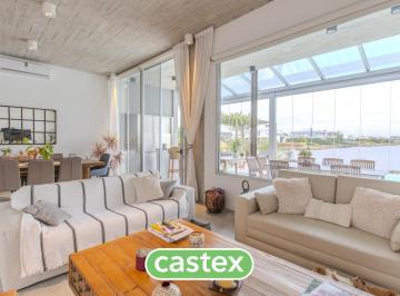 Casa · 202m² · 5 Ambientes · 2 Cocheras · Casa en Venta Barrio Marinas Puertos Escobar