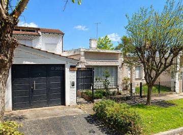 Casa · 100m² · 3 Ambientes · 2 Cocheras · Casa Tipo P. H. en Ituzaingó Norte