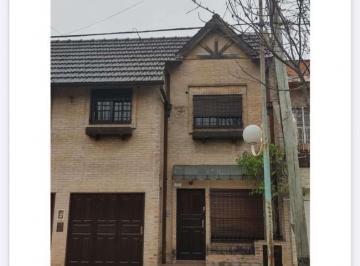 Casa de 4 ambientes, Morón · Duplex en Venta. Emilio Mitre 512. Villa Sarmiento
