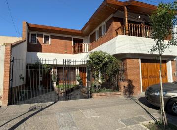 Casa · 200m² · 4 Ambientes · 1 Cochera · Casa 4 Ambientes Venta en Colon 2875 (Remedios de Escalada)