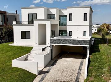 Casa · 343m² · 5 Ambientes · 2 Cocheras · Casa Moderna a Estrenar con Piscina, Galería y Gran Doble Altura en Venta en La Reserva Cardales