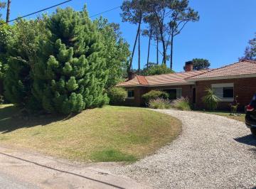 Casa · 160m² · 5 Ambientes · 2 Cocheras · Casa - San Rafael