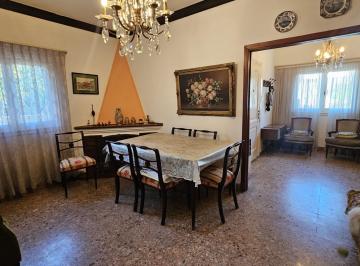 Casa · 111m² · 3 Ambientes · 1 Cochera · Casa 3 Ambientes Venta Castelar