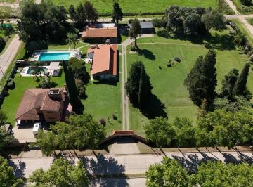 Casa · 555m² · 7 Ambientes · Casa en Lobos