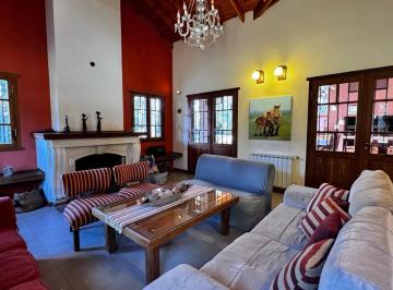 Quinta vacacional · 240m² · 5 Ambientes · 2 Cocheras · Quinta - Barrio Parque El Trébol