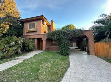 Casa · 160m² · 5 Ambientes · 3 Cocheras · Casa en Venta y Alquiler, Venado II