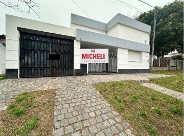 Casa · 90m² · 4 Ambientes · 1 Cochera · Casa en Venta