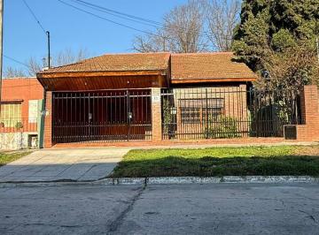 Casa de 3 ambientes, San Miguel · Casa en Venta en San Miguel, Cercana a La Escuela Japón