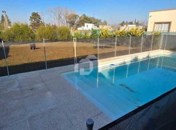 Casa · 117m² · 4 Ambientes · 2 Cocheras · Casa en Venta en San Ramón, Pilar del Este, Pilar