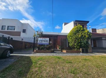 PH · 80m² · 3 Ambientes · 1 Cochera · PH en Moron