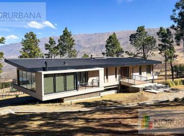 Casa · 355m² · 5 Ambientes · 3 Cocheras · Casa en Venta en Tafi del Valle