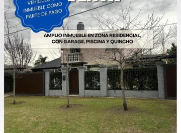 Casa · 166m² · 8 Ambientes · 2 Cocheras · Excelente Casa en Zona Residencial
