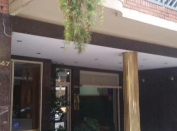 Departamento de 2 ambientes, Belgrano · Dto 2 Amb. 2 Pisos X Escalera. Zona Belgrano