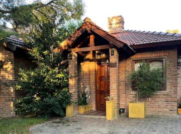 Casa · 190m² · 5 Ambientes · 2 Cocheras · Casa en Venta en Country Club Banco Provincia