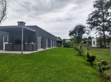 AMN-AMN-3690_2 · Casa en Venta en Los Arces - Pilar