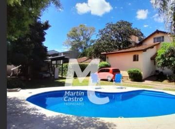 Casa · 190m² · 6 Ambientes · 1 Cochera · Casa - Tortuguitas