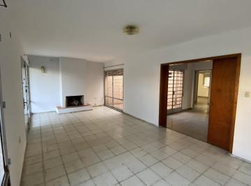 Casa · 150m² · 3 Dormitorios · 1 Cochera · Alquiler Casa en Pb, 3 Dorm, 1 Baño, Patio, Quincho, Barrio Maipu