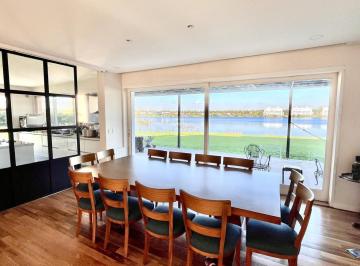 Casa · 424m² · 8 Ambientes · 2 Cocheras · Casa en Venta con Amplia Vista a La Laguna - Santa Clara, Villanueva