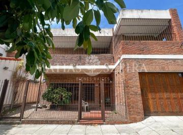 Casa · 196m² · 5 Ambientes · 1 Cochera · Venta Casa 5 Ambientes en Haedo