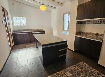 Casa · 160m² · 5 Ambientes · 2 Cocheras · Casa de 3 Dorm. en Funes