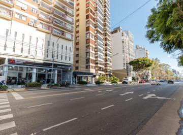 Departamento · 76m² · 3 Ambientes · 2 Cocheras · Divino Departamento de Tres Ambientes con Dependencias y Cochera Doble en Vicente López.