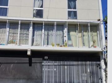 Departamento · 69ha · 4 Ambientes · 1 Cochera · Triplex en Venta Calle 4 E/ 523 y 524