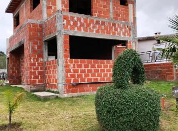 Casa · 657m² · En Venta – Construcción (Avance de Obra Importante)