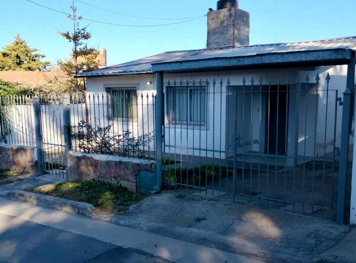 Casa · 105m² · 5 Ambientes · 1 Cochera