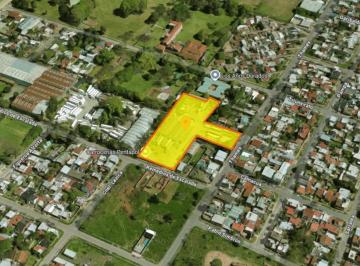 Bodega-Galpón · 1400m² · Galpón 1550 m² en Fracción de 7200 m² - Frente y Salida a 2 Calles - Villa Luzuriaga