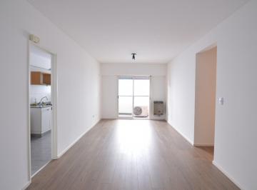Departamento · 73m² · 4 Ambientes · 1 Cochera · Departamento en Alquiler en Monserrat, Capital Federal, Buenos Aires