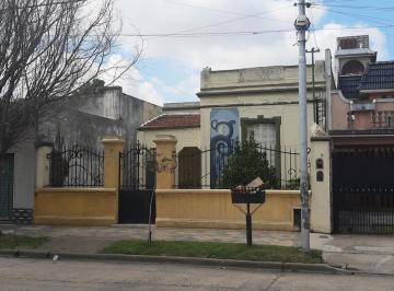 Casa · 300m² · Terreno 8,66 X 62,75 m Lanús Este