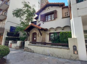 Terreno · 194m² · 3 Ambientes · Chalet Ideal Para Desarrollo de Propiedad Horizontal, en El Entorno del Barrio Chauvin.