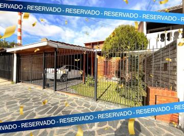 Casa · 225m² · 5 Ambientes · 1 Cochera · Casa en Venta con Quincho en Berazategui