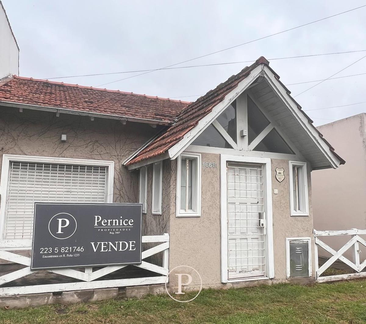 Chalet de 4 ambientes en una planta con gran jardín – Funcionalidad y confort en barrio San Carlos