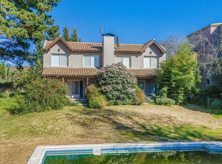 Casa · 213m² · 5 Ambientes