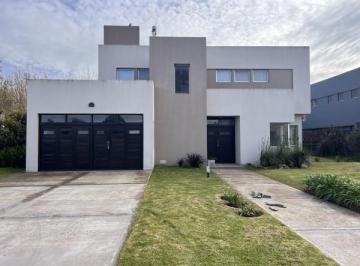 Campo · 630m² · 3 Dormitorios · Rumenco Casa en Venta Apta Credito
