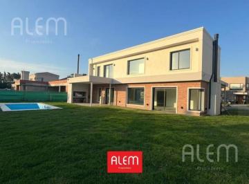Casa · 160m² · 5 Ambientes · 2 Cocheras · Casa 3 Dorm. en Venta en Canning | El Rebenque