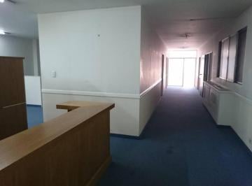 Oficina comercial · 200m² · Oficina Al Frente, C/divisiones, Vigilancia, Precio Paquete