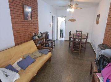 Casa de 5 ambientes, Trelew · Casa con Amplio Patio, Parrilla y Garage - Barrio Padre Juan