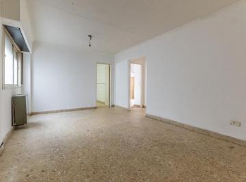 Departamento · 58m² · 3 Ambientes · Departamento 3 Ambientes a Reciclar Luminoso Lavadero Independiente Apto Credito en Lanus Oeste