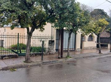 Casa de 7 ambientes, Villa Allende · Casa Mas Dpto y Local en Villa Allende Centro