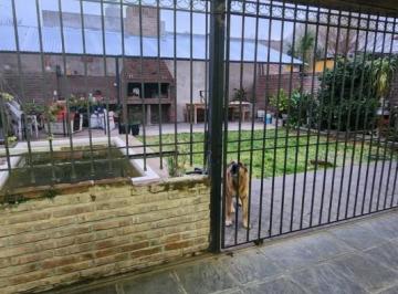 Casa · 147m² · 6 Ambientes · 1 Cochera · Casa en Venta en Calle Arroyo Grande