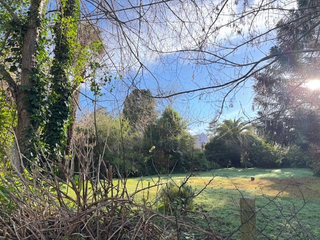 Terreno de 692 m2 en calle Graciela esquina Héctor
