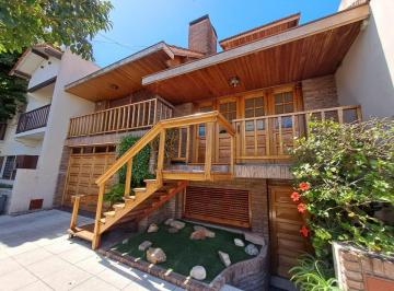 Casa de 6 ambientes, Quilmes · Importante Casa en Quilmes Centro