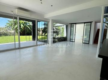Casa · 230m² · 5 Ambientes · 2 Cocheras · Casa en Alquiler en Albanueva, Rincón de Milberg, Tigre